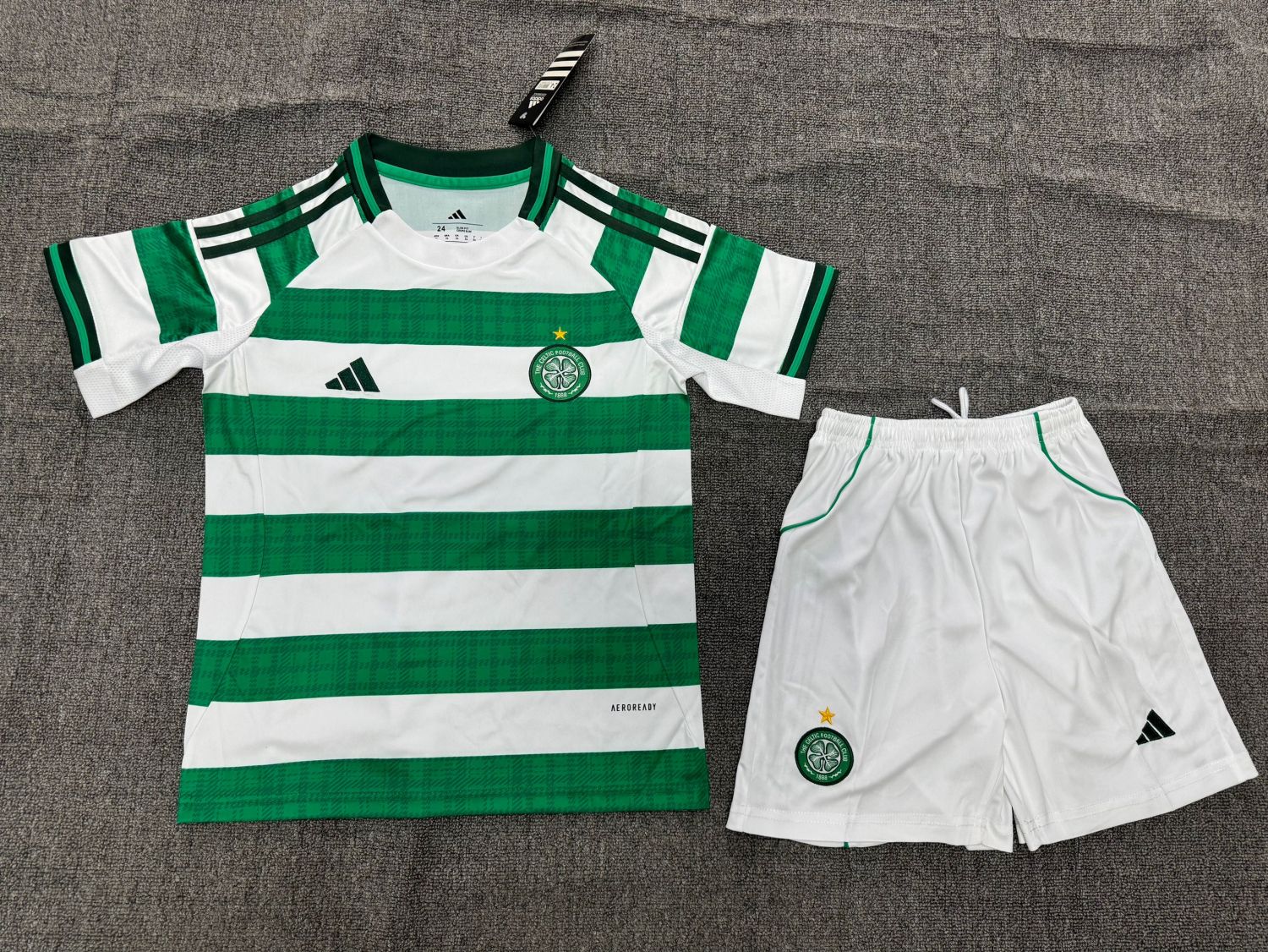 Celtic Home Kids Suit & Socks 25/26 - Image 3