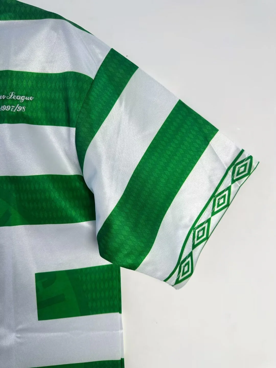 Celtic Home Retro Jersey 1997/99 - Image 7