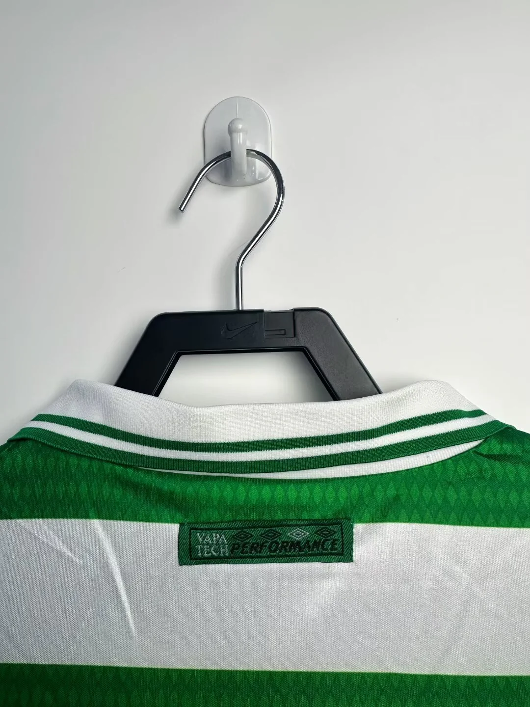 Celtic Home Retro Jersey 1997/99 - Image 8