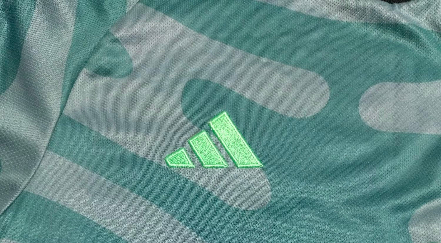 Celtic Third Men Jersey 23/24 - Image 4