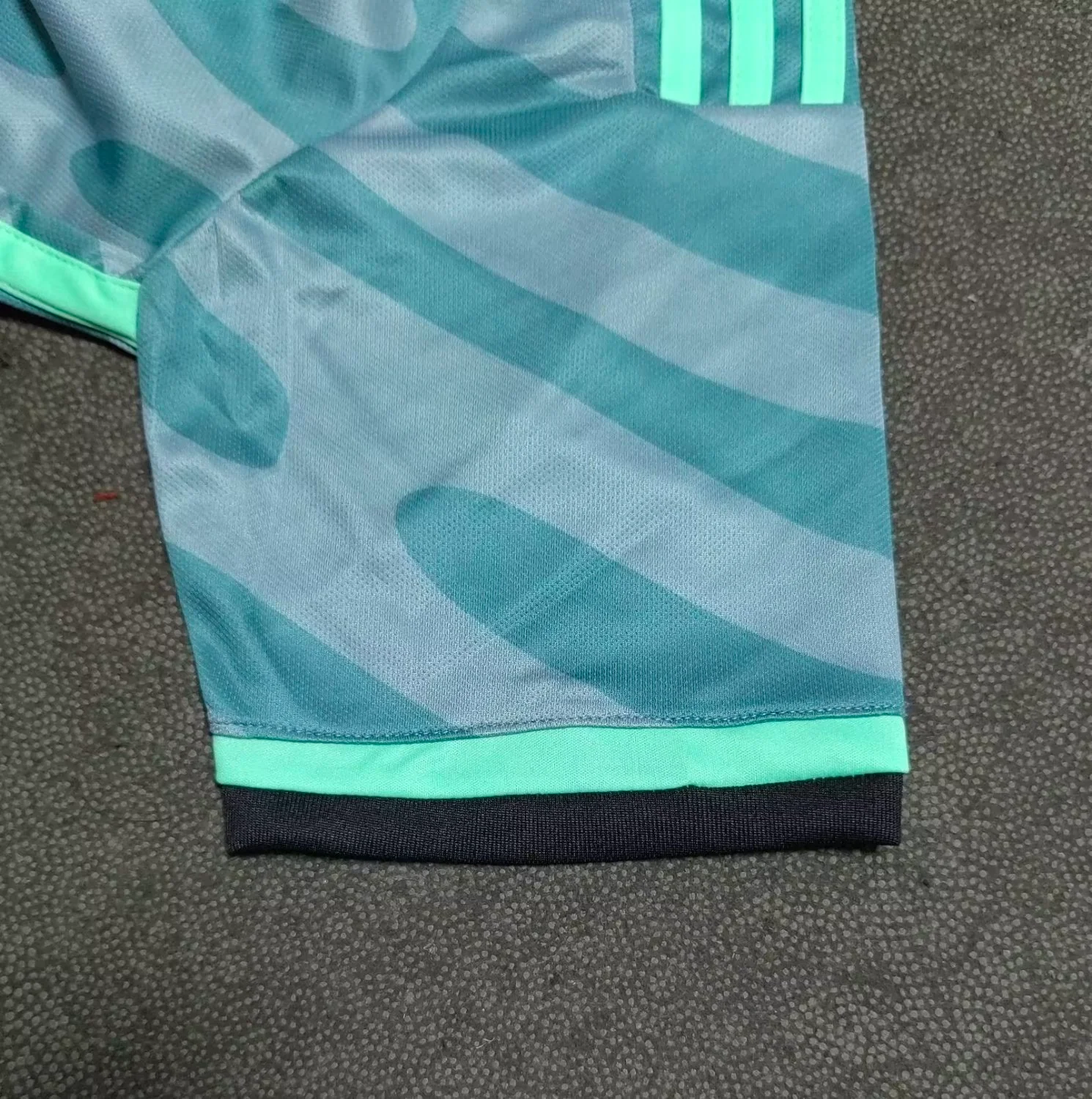 Celtic Third Men Jersey 23/24 - Image 8