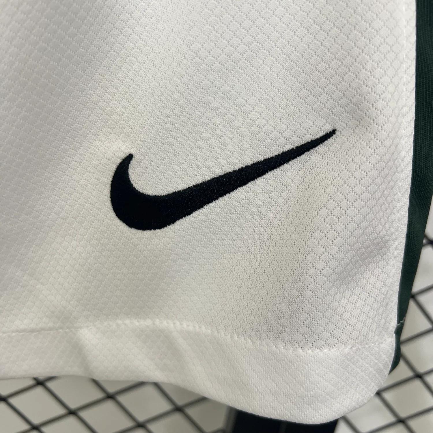 Chelsea Away Shorts 25/26 - Image 4