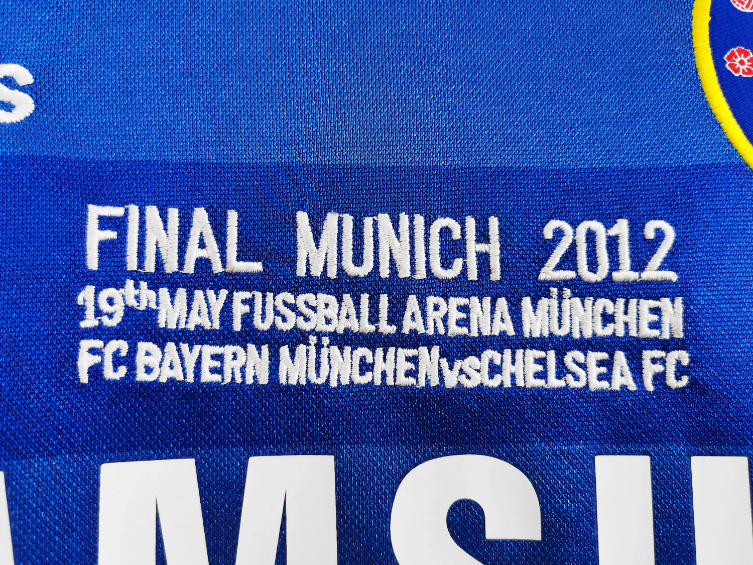Chelsea Home Retro Jersey 11/12 - Image 5