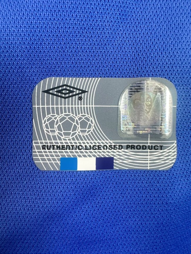 Chelsea Home Retro Jersey 2001/03 - Image 9