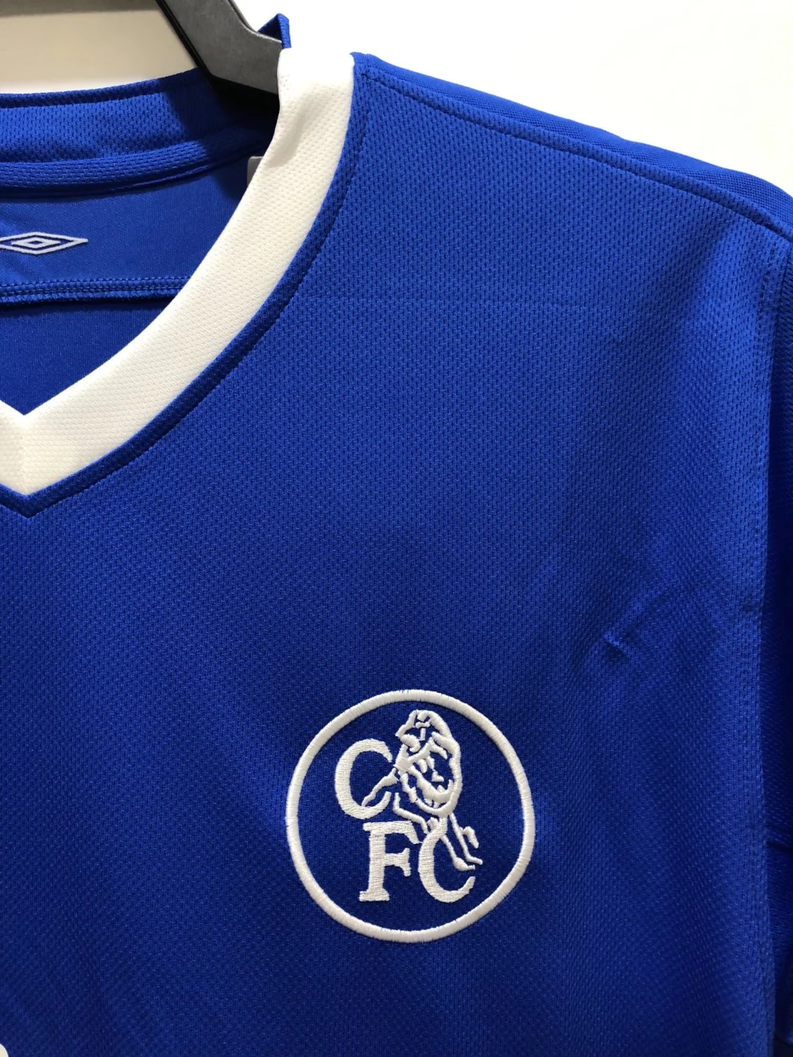 Chelsea Home Retro Jersey 2003 - Image 4