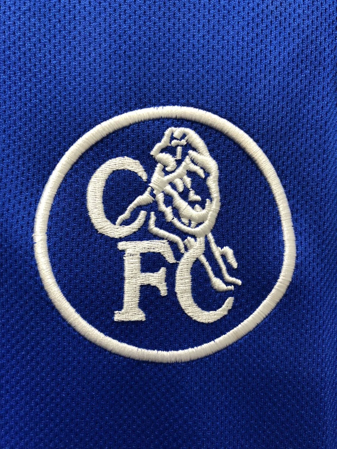 Chelsea Home Retro Jersey 2003 - Image 6