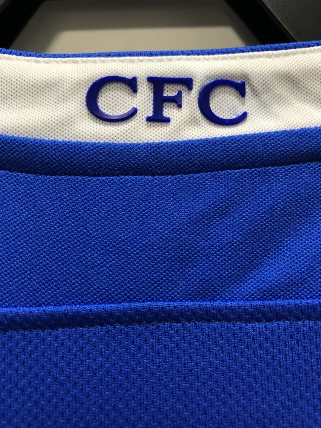 Chelsea Home Retro Jersey 2003 - Image 9