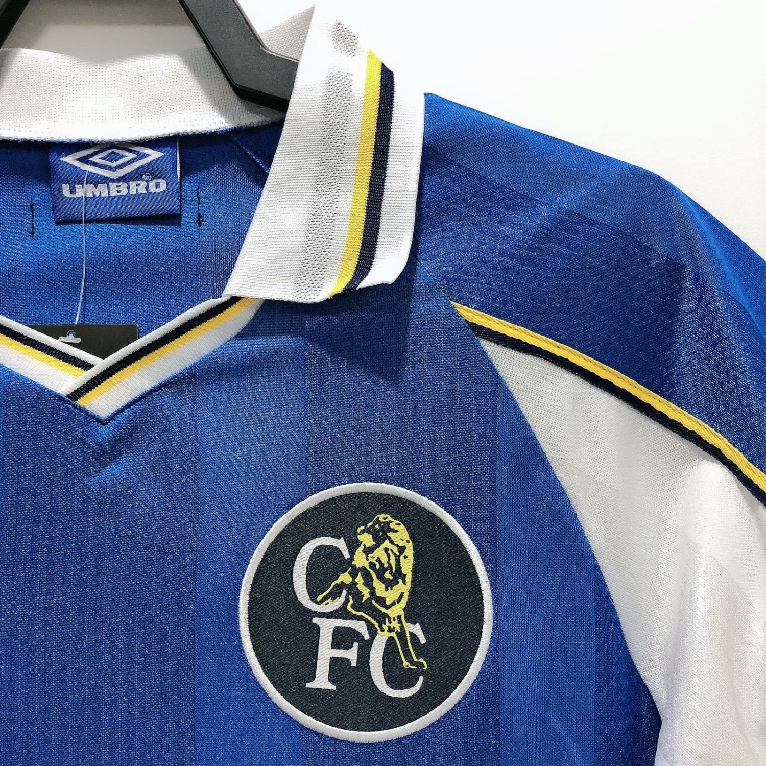 Chelsea Home Retro Jersey 97/99 - Image 4