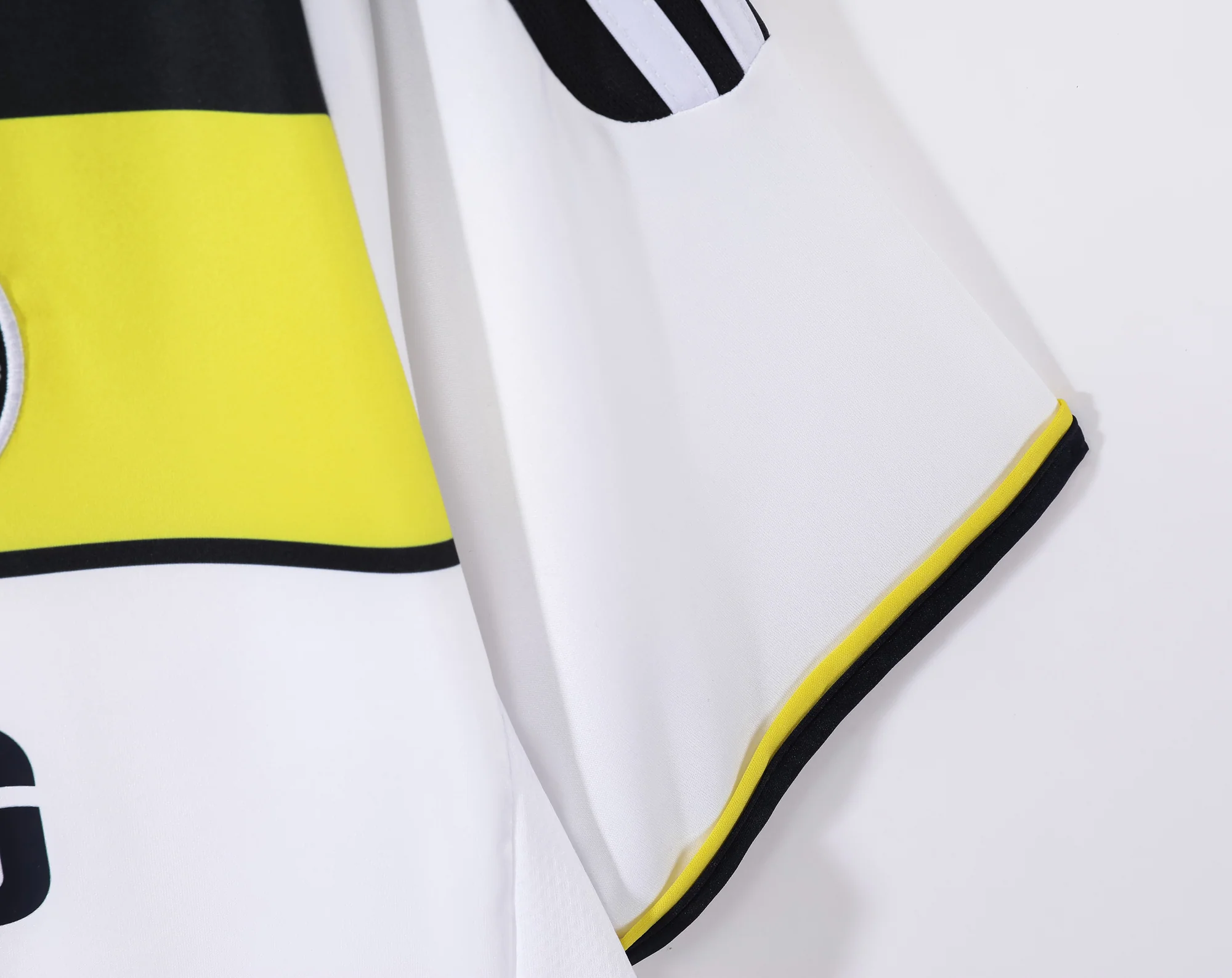 Chelsea Third Retro Jersey 2011/12 - Image 11