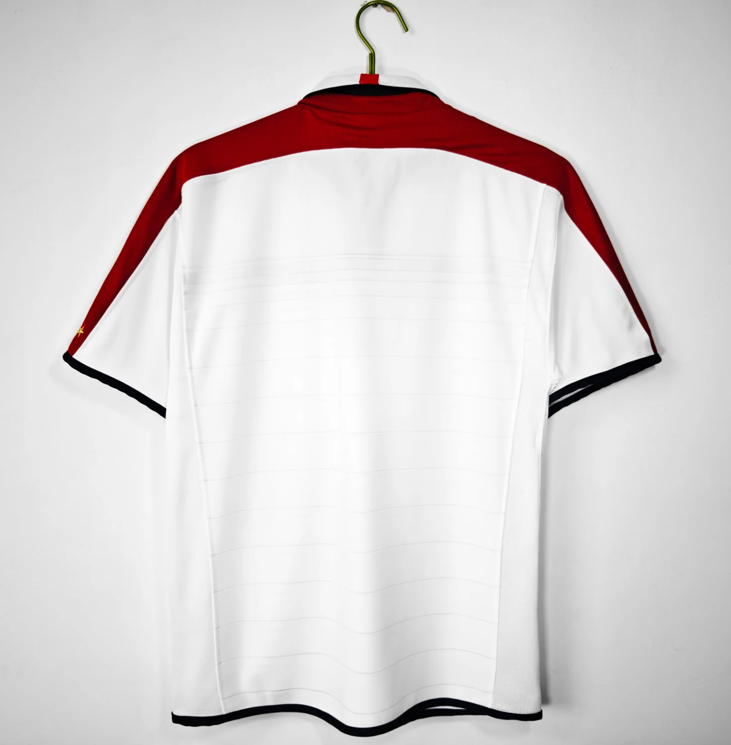 England Home Retro Jersey 2004/05 - Image 2
