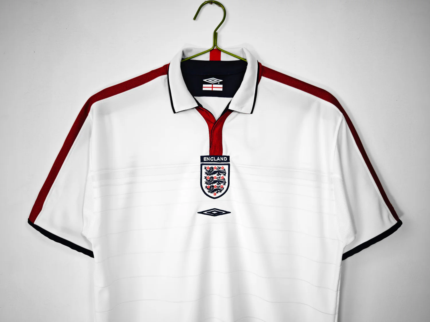 England Home Retro Jersey 2004/05 - Image 3