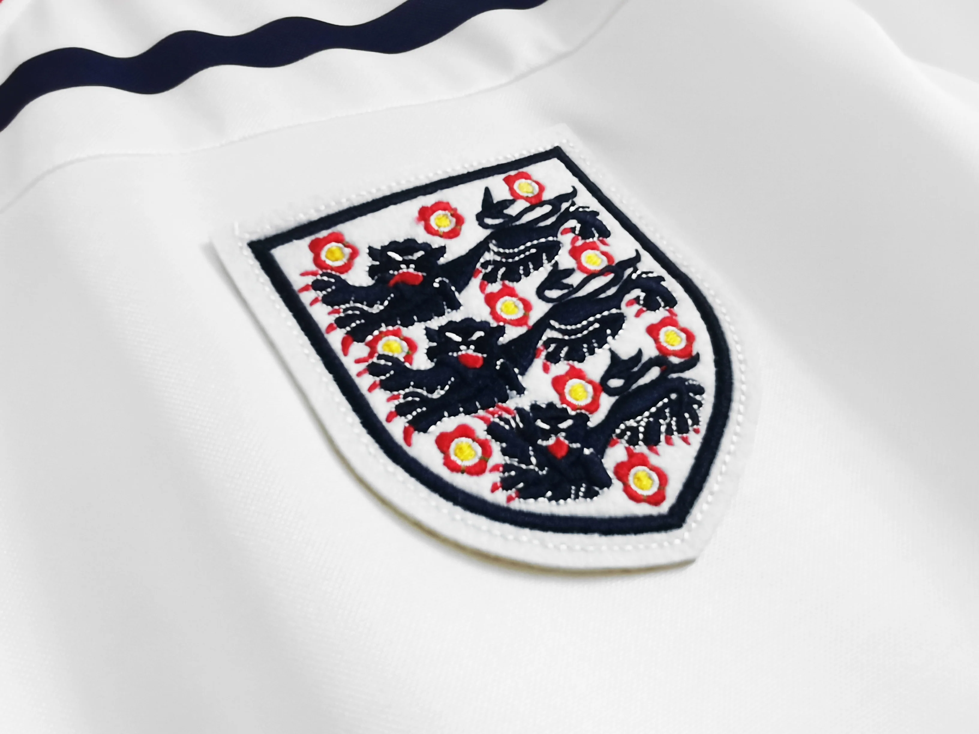 England Retro Home Jersey 1980-83 - Image 7