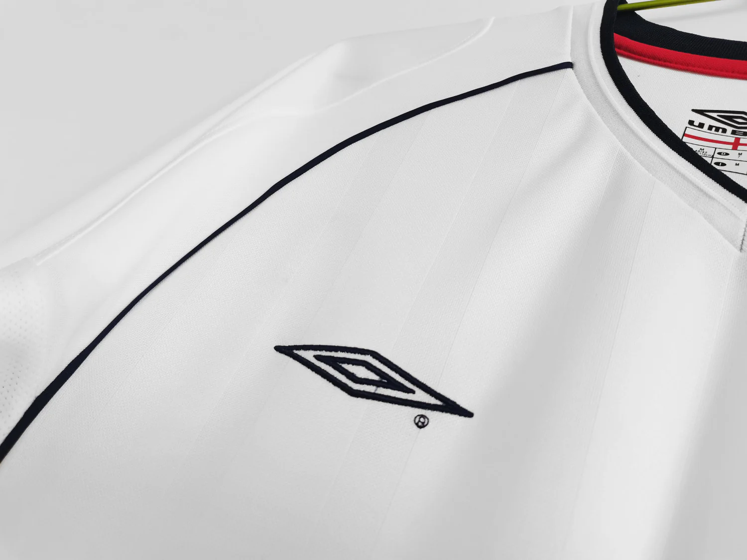 England Retro Home Jersey 2001/03 - Image 6