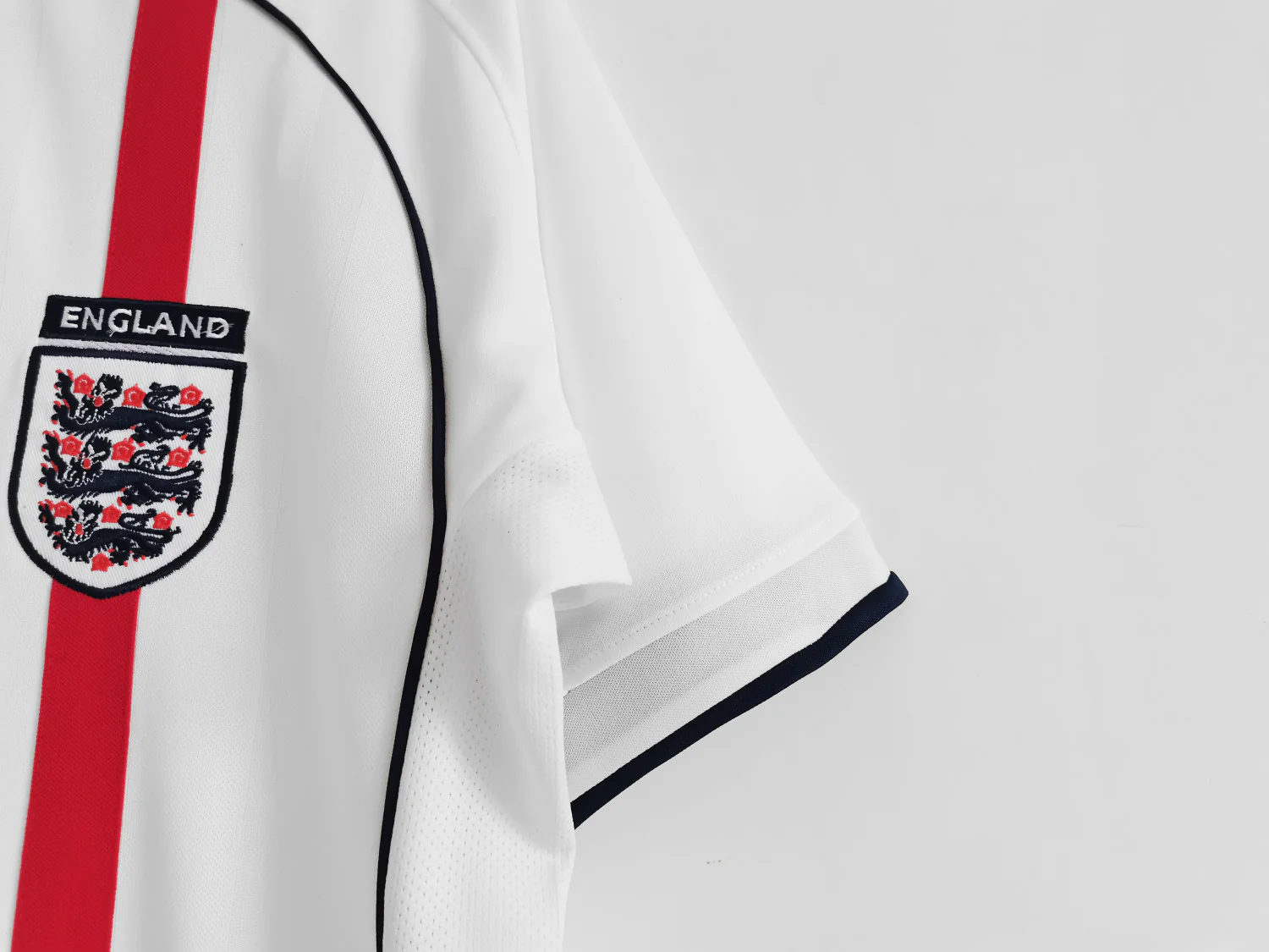 England Retro Home Jersey 2001/03 - Image 7