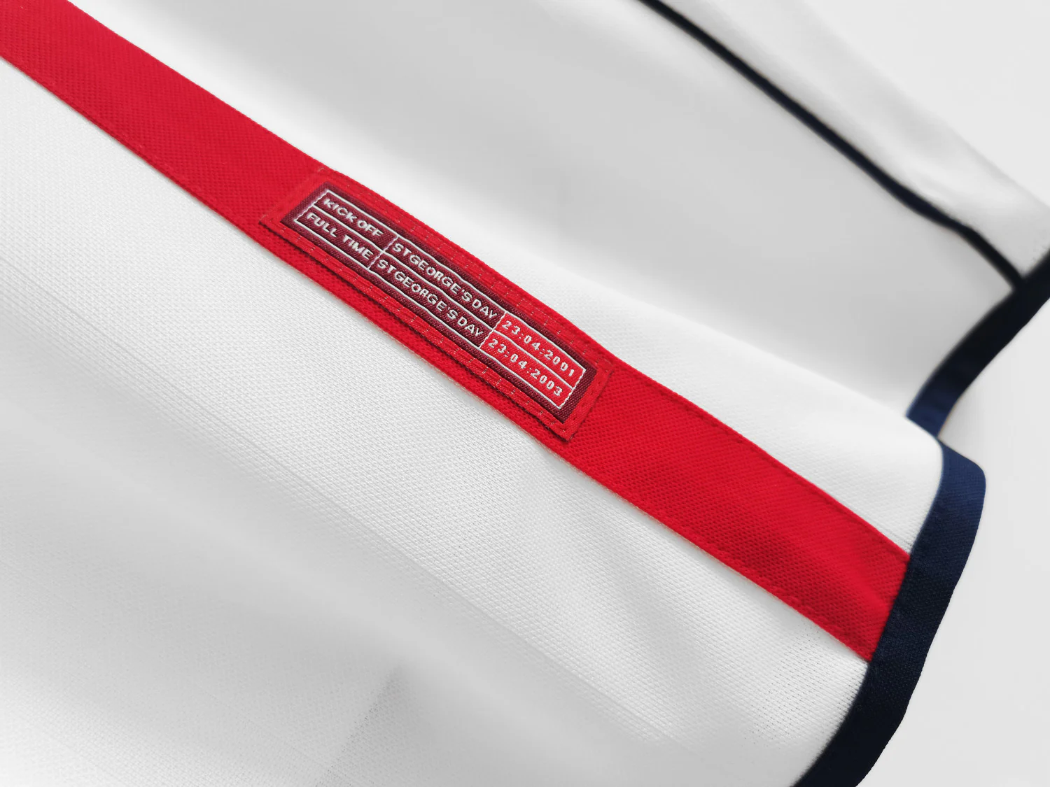 England Retro Home Jersey 2001/03 - Image 9
