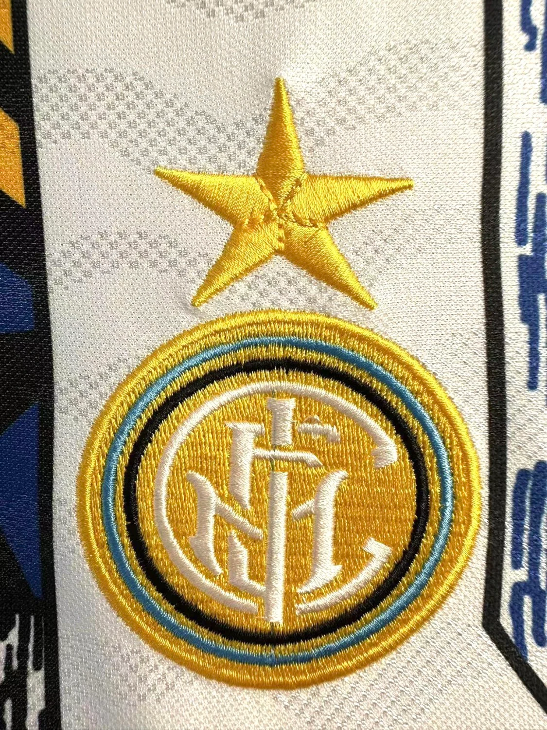 Inter Milan Away Retro Jersey 1995/96 - Image 5
