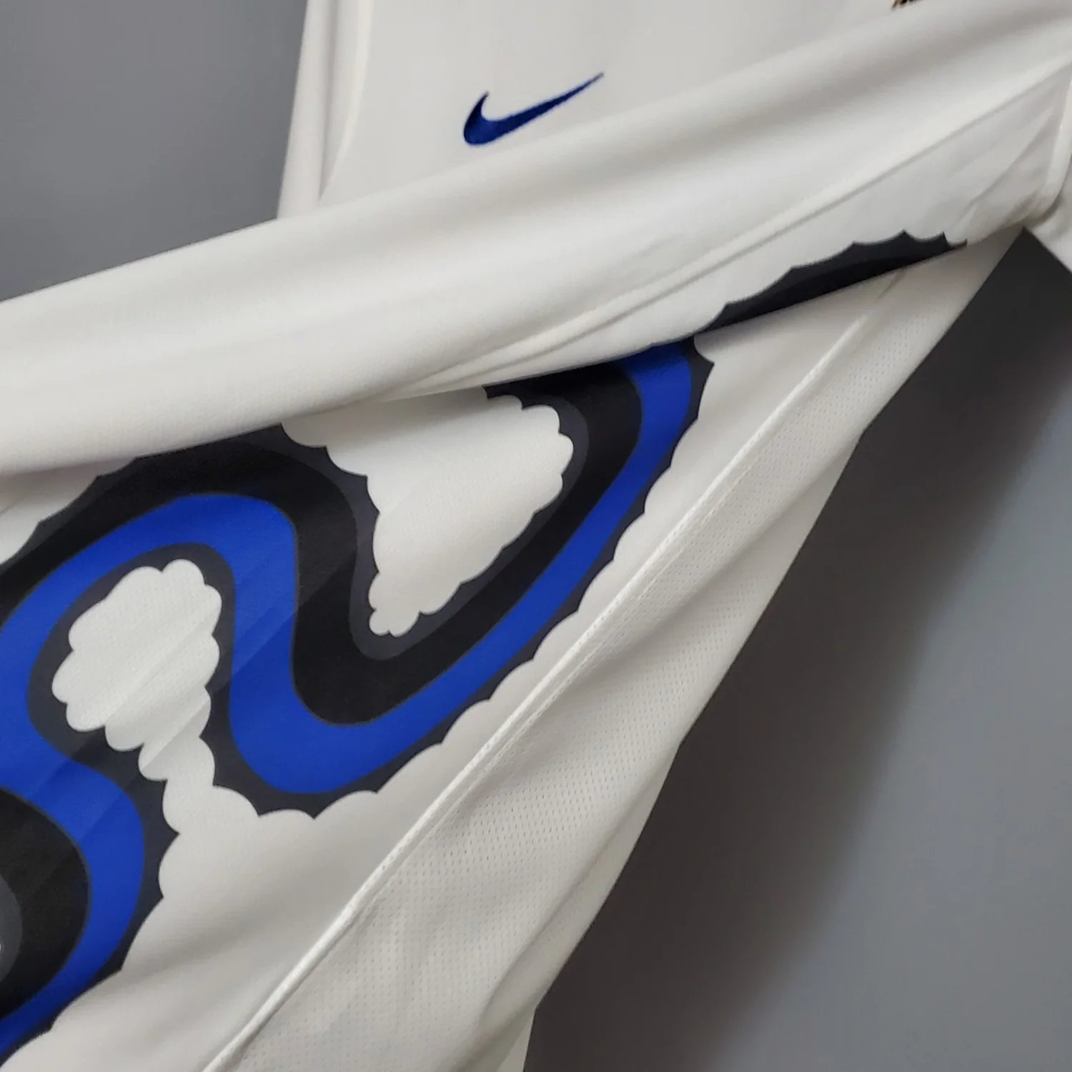 Inter Milan Away Retro Jersey 2010/11 - Image 8