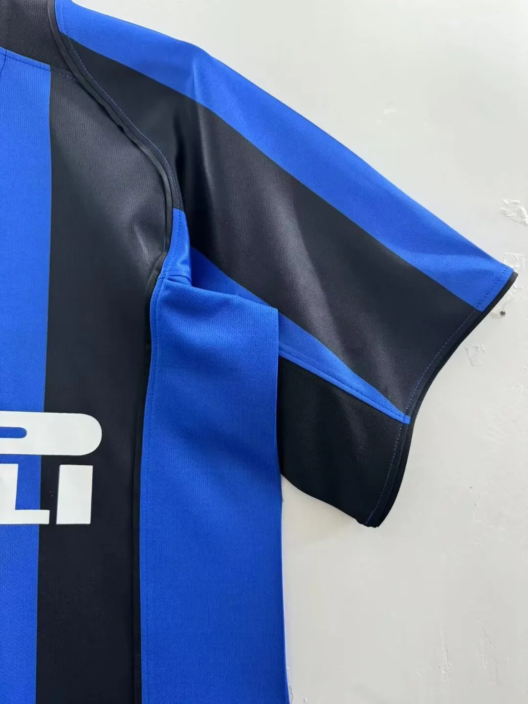 Inter Milan Home Retro Jersey 2004/05 - Image 4