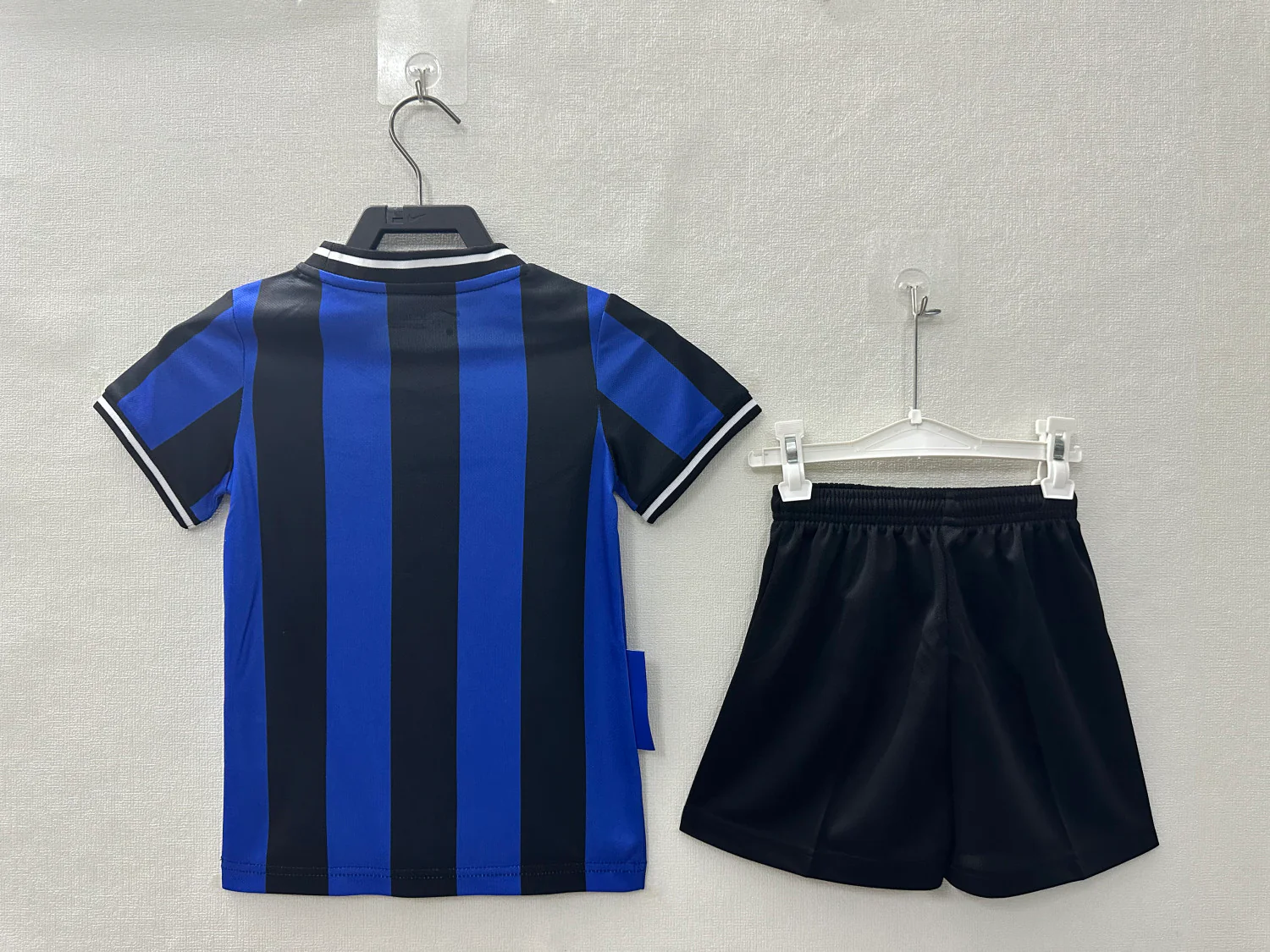 Inter Milan Home Retro Kids Jersey 09/10 - Image 2