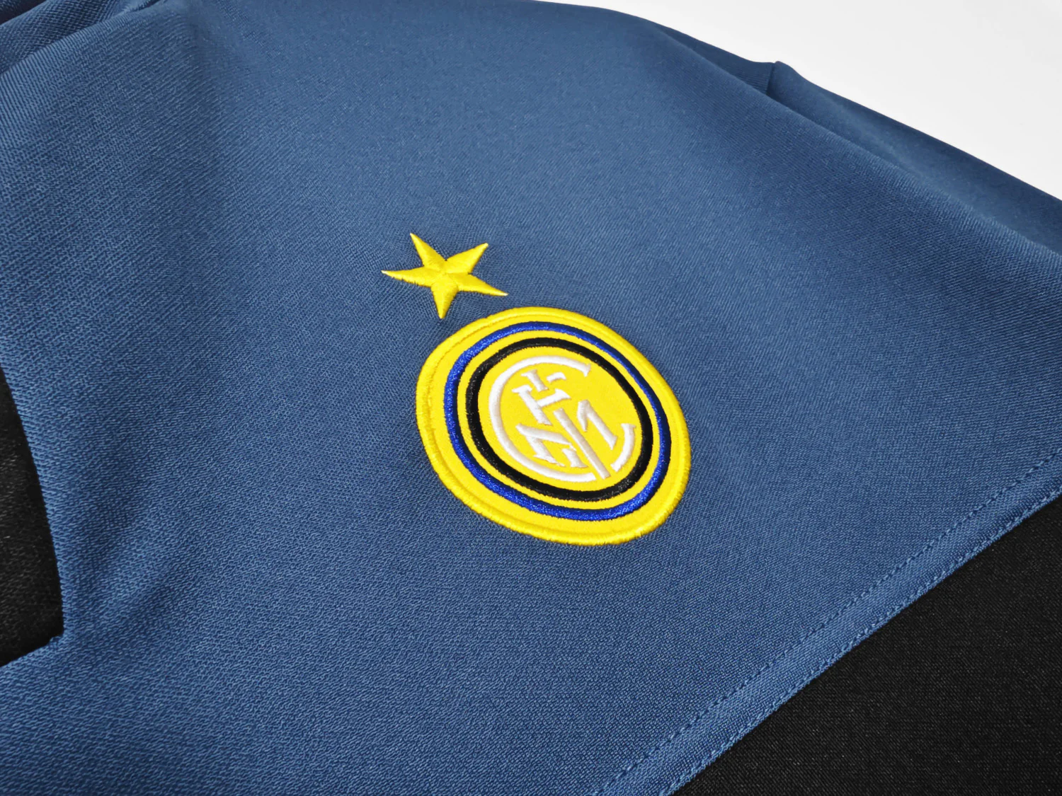 Inter Milan Third Retro Jersey 1998/99 - Image 6