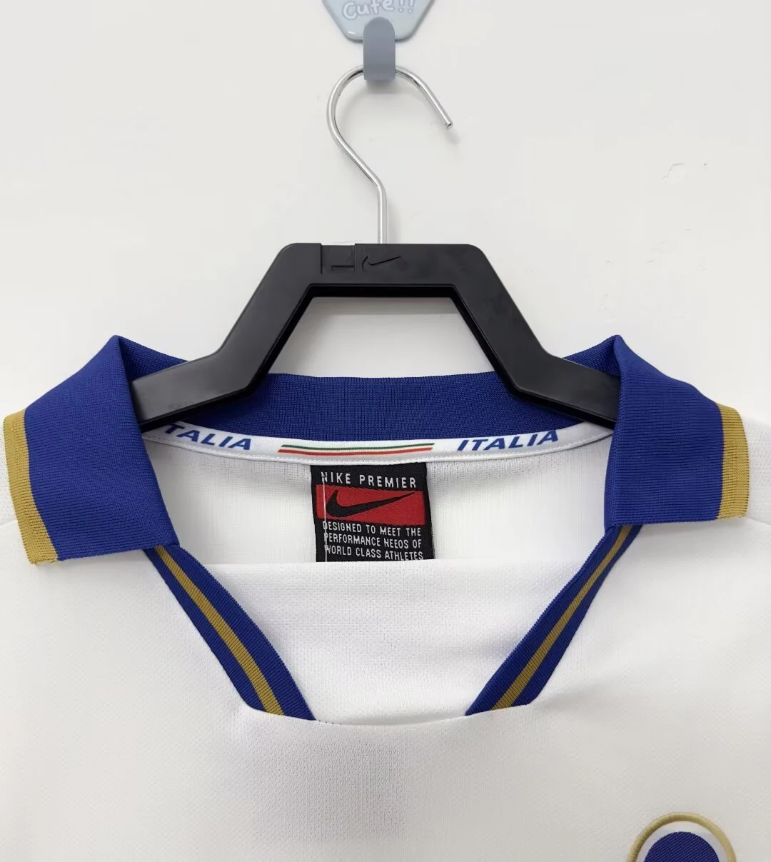 Italy Retro Away Jersey 1996 - Image 5