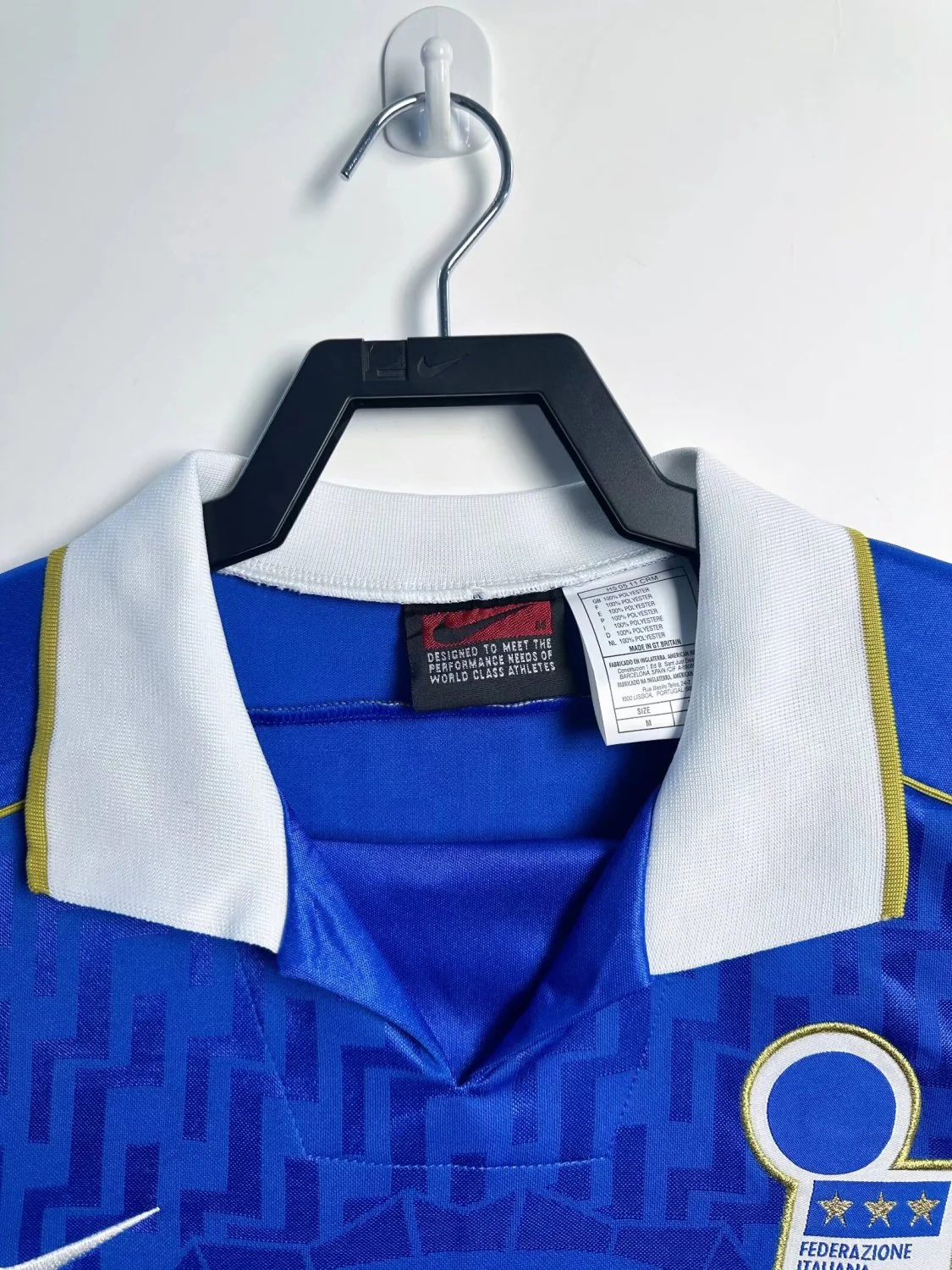 Italy Retro Home Jersey 1995 - Image 3