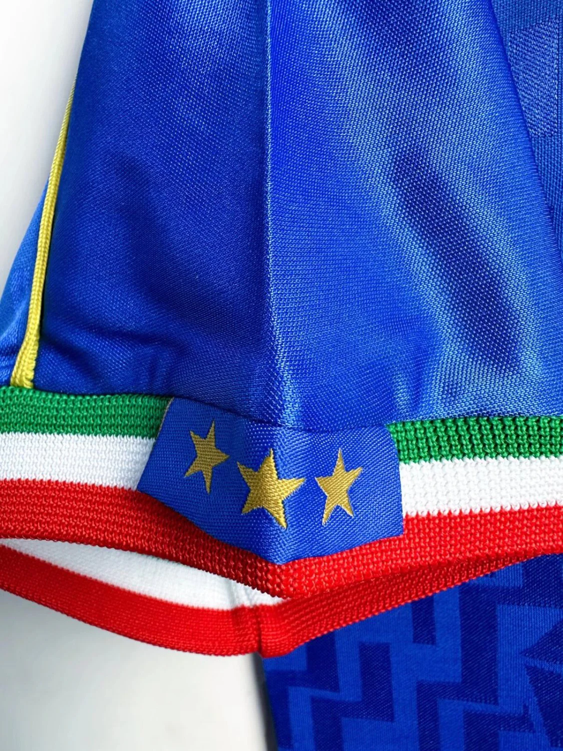 Italy Retro Home Jersey 1995 - Image 4