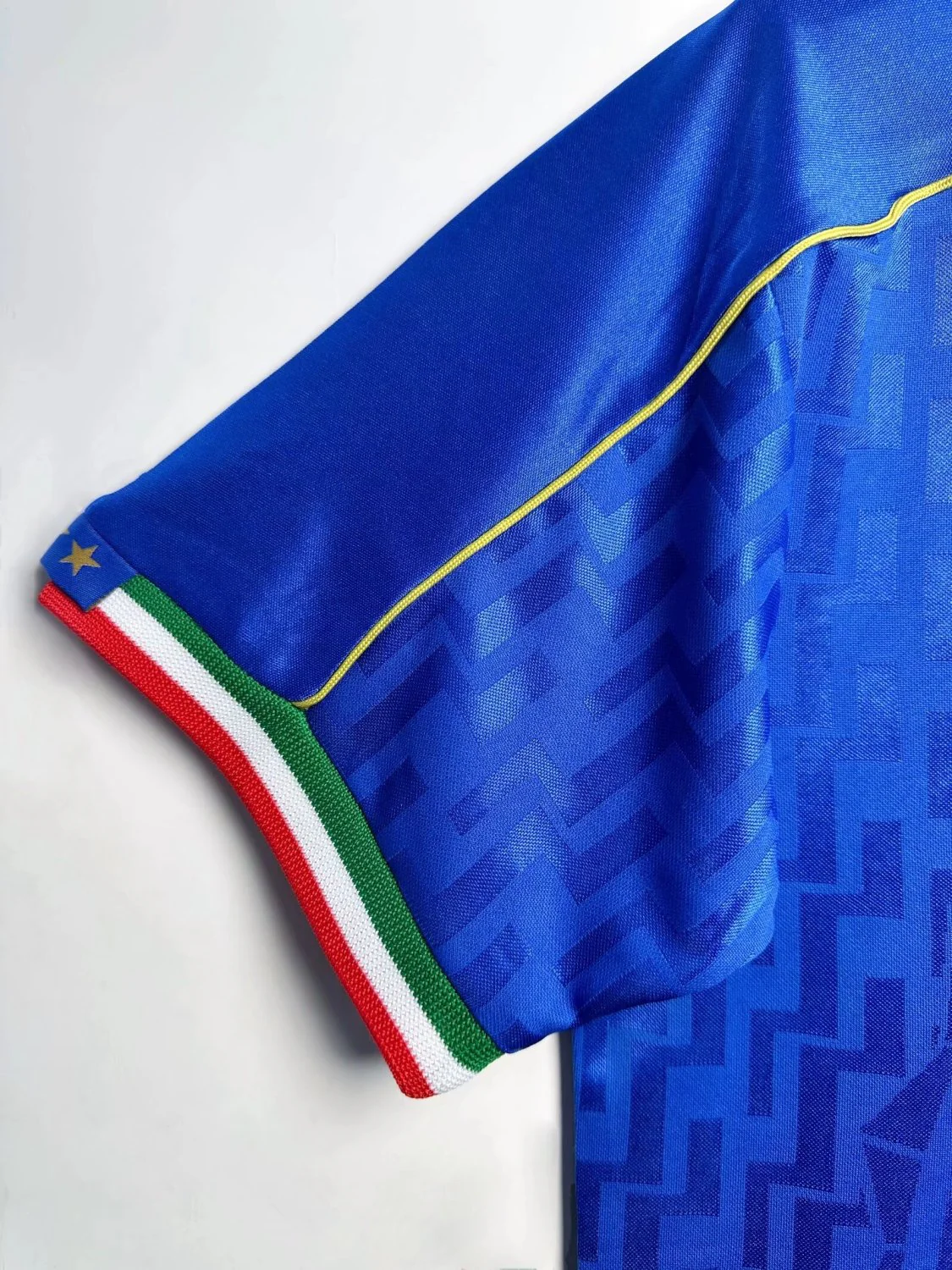 Italy Retro Home Jersey 1995 - Image 5