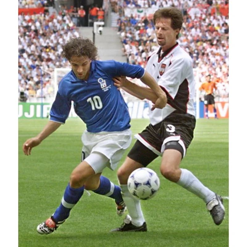 Italy Retro Home Jersey 1998 - Image 13