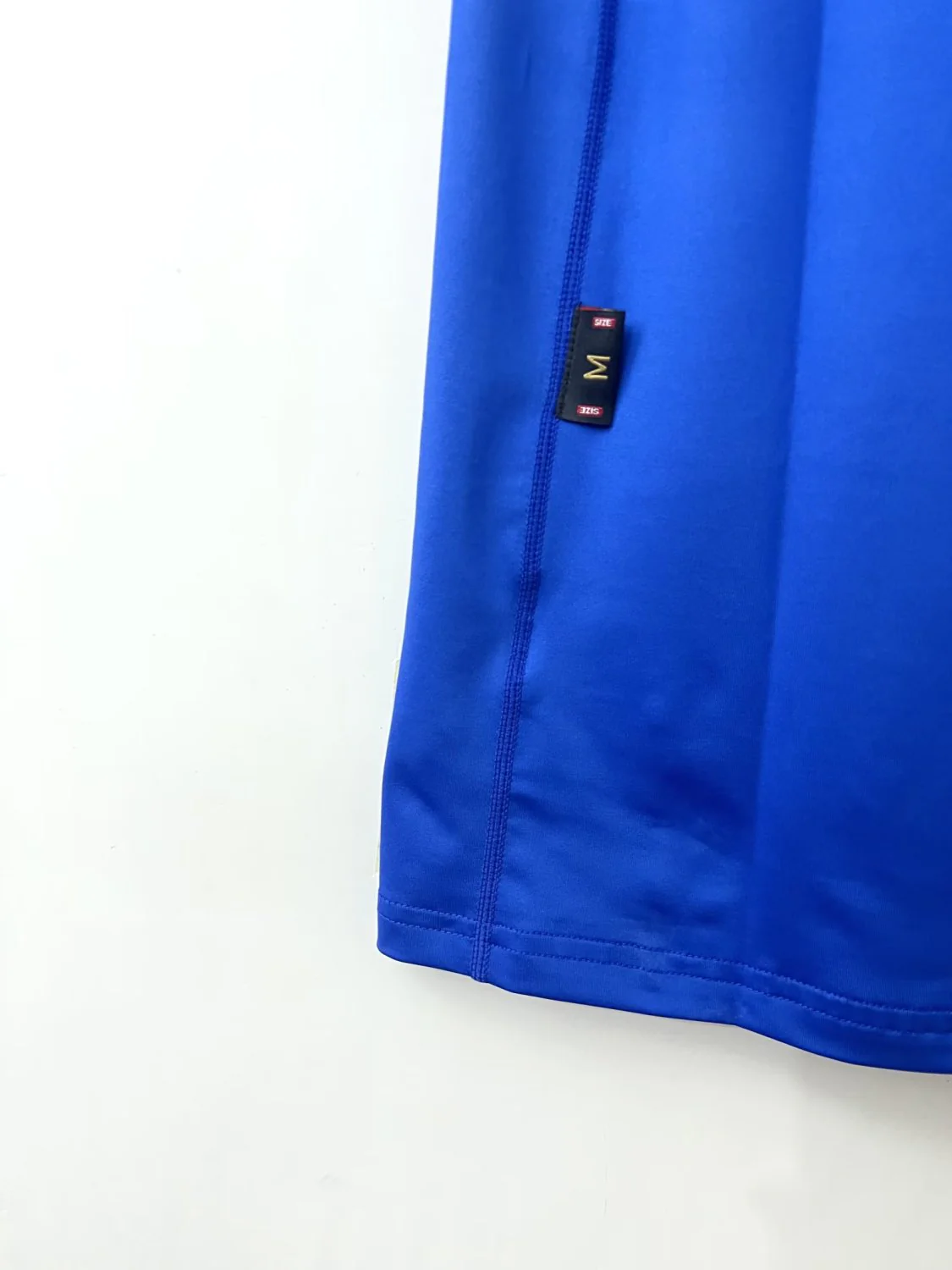 Italy Retro Home Jersey 2000 - Image 5