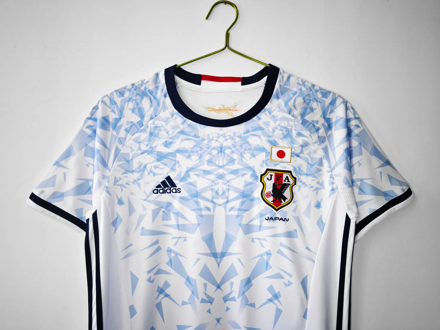 Japan Away Retro Jersey 2016/17 - Image 4
