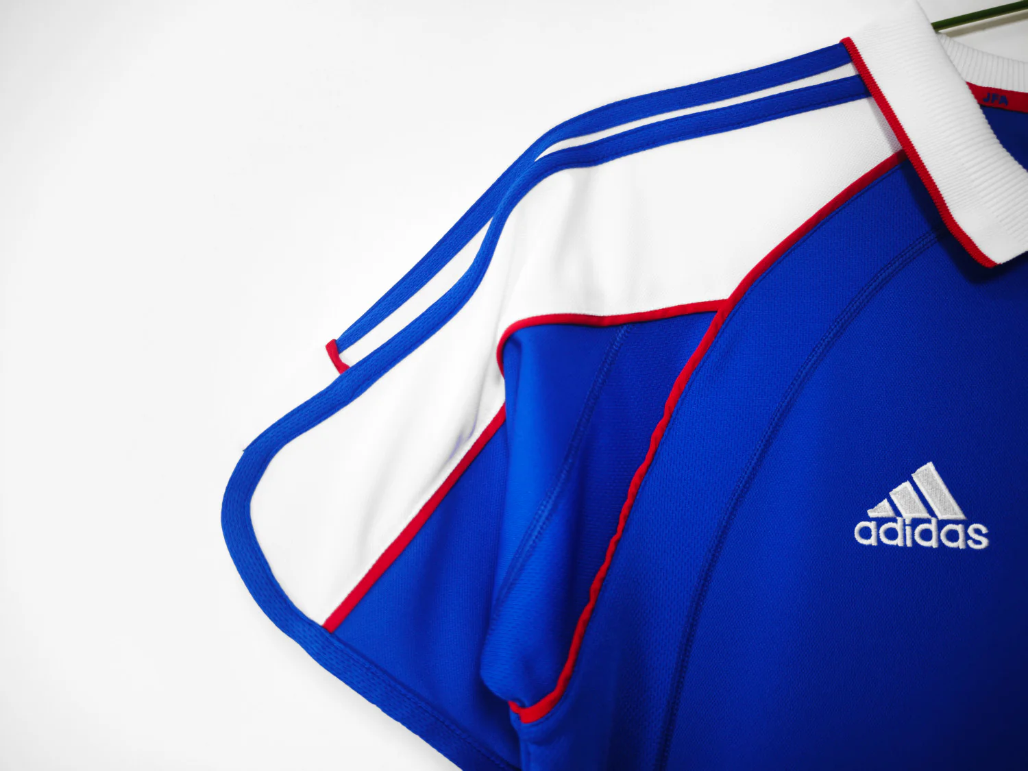 Japan Home Retro Jersey 2000 - Image 5