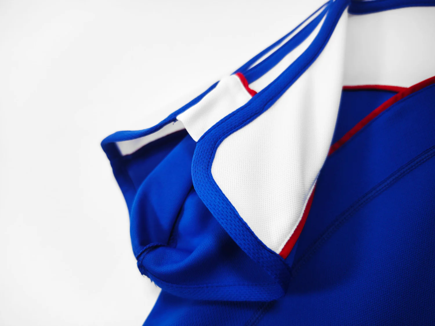 Japan Home Retro Jersey 2000 - Image 6