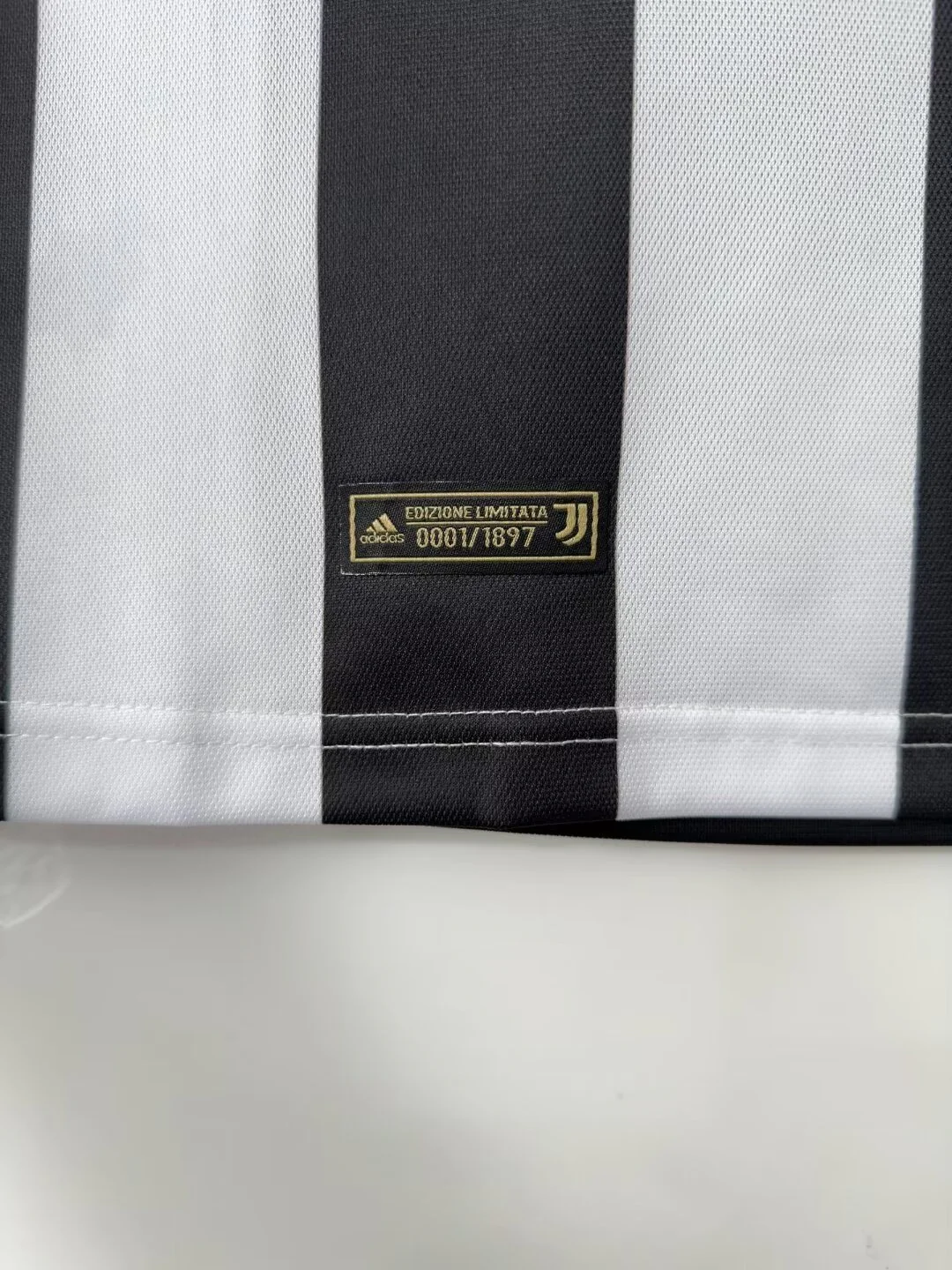 Juventus 120 Anniversary Retro Jersey - Image 10