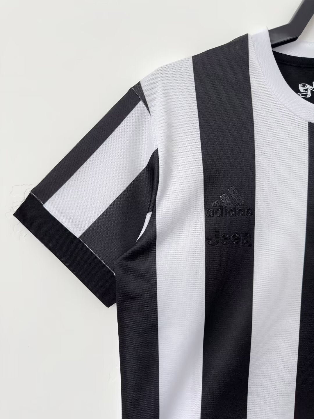 Juventus 120 Anniversary Retro Jersey - Image 6