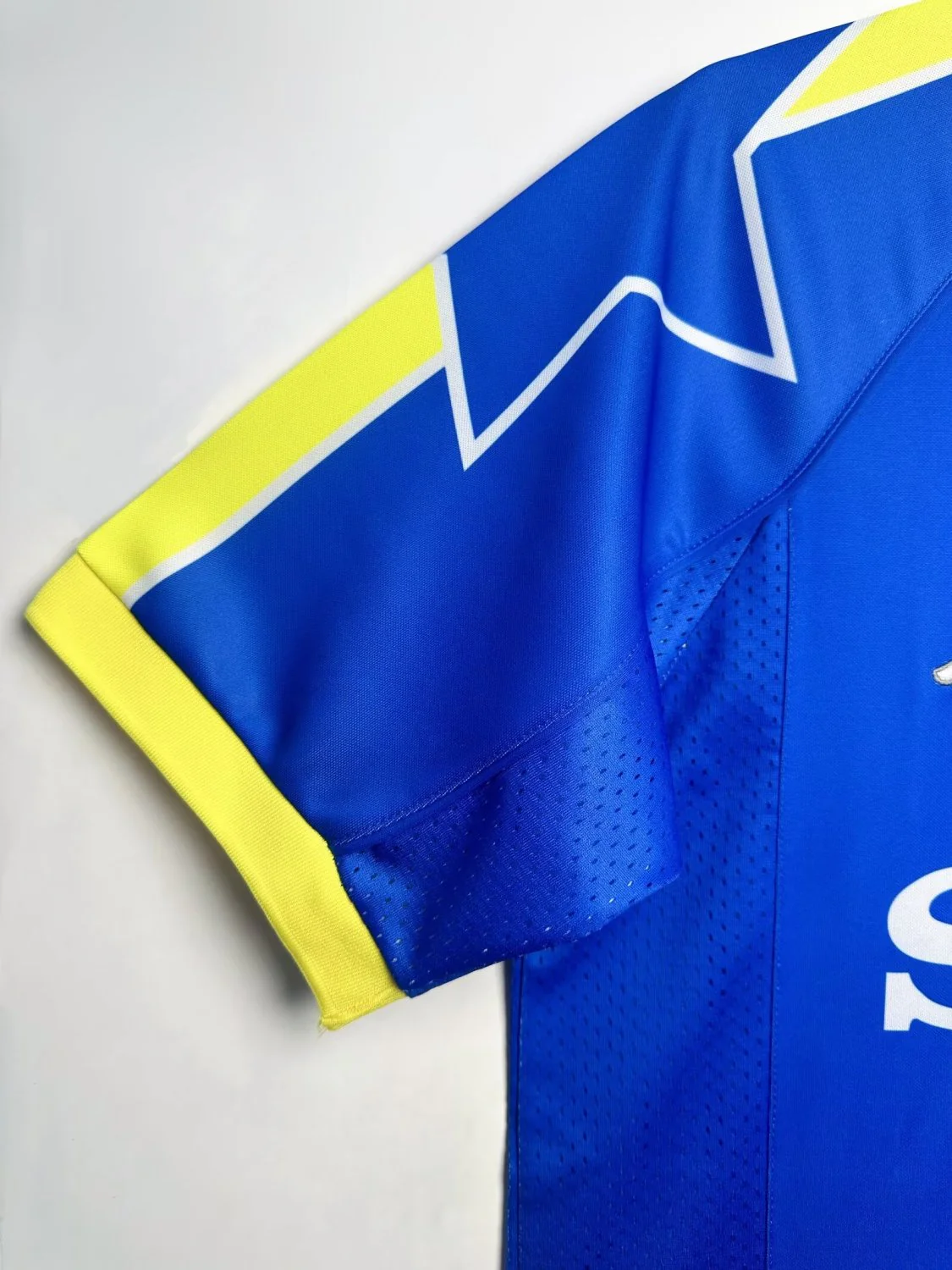 Juventus Away Retro Jersey 1997/99 - Image 4