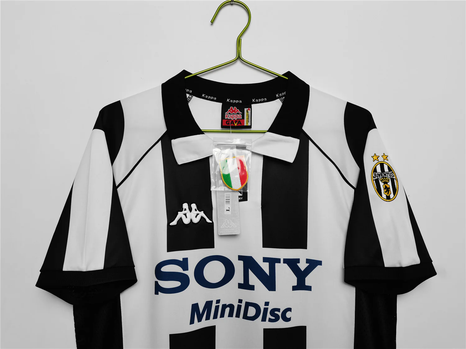 Juventus Home Retro Jersey 1997/98 - Image 4