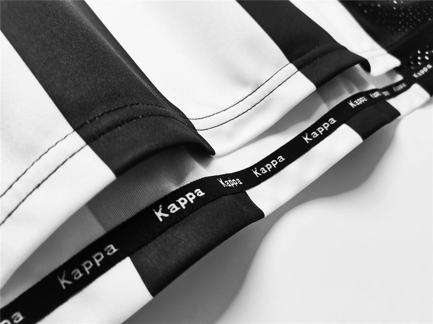 Juventus Home Retro Jersey 1997/98 - Image 6