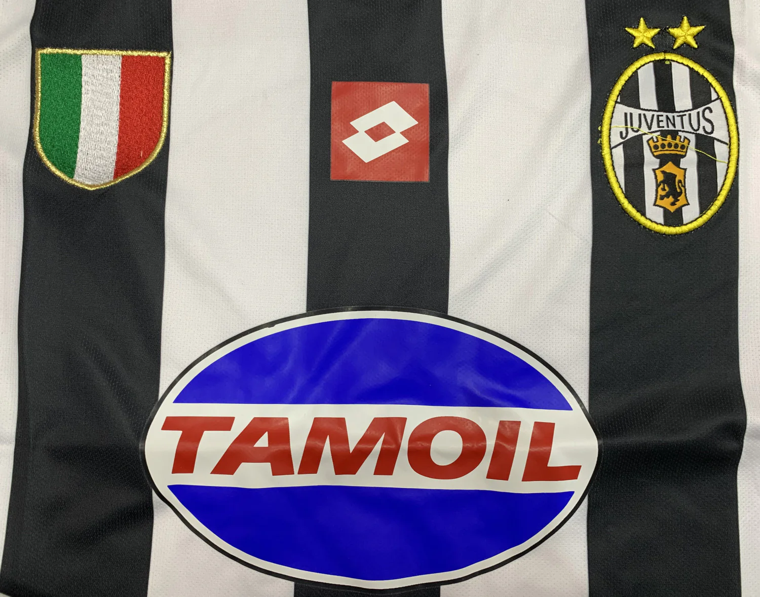 Juventus Home Retro Jersey 2002/03 - Image 4