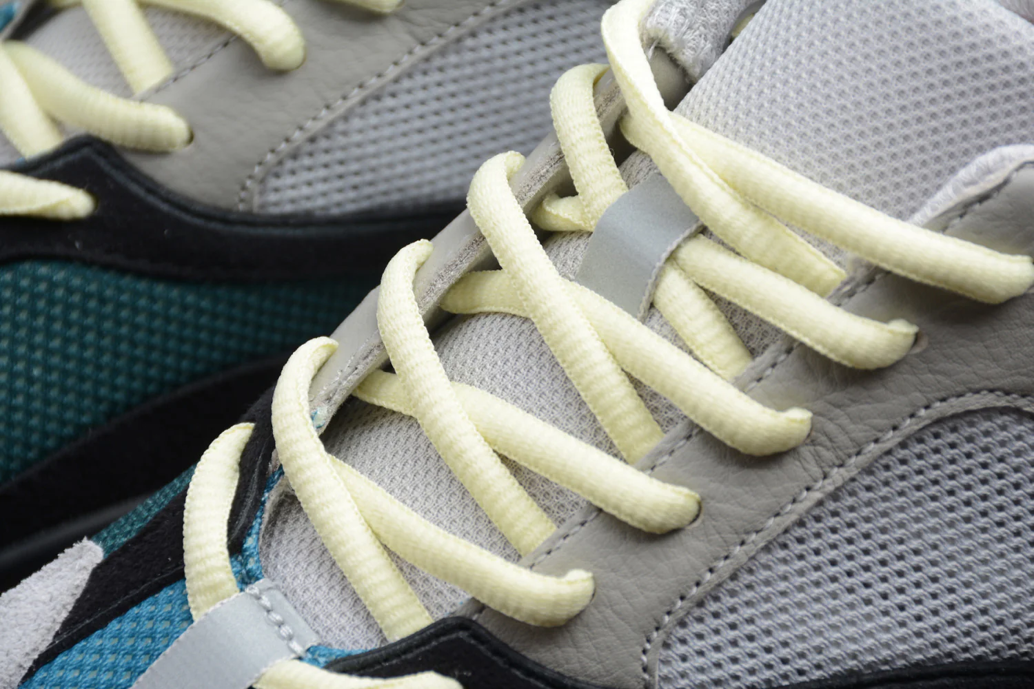 Kanye West x Yeezy Runner Boost 700 Black Green B75571 - Image 9