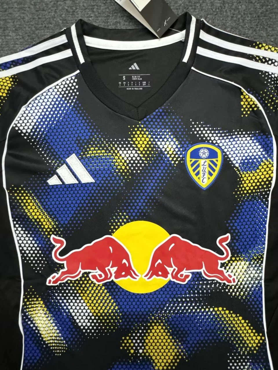 Leeds United Third Man Jersey 25/26 - Image 5