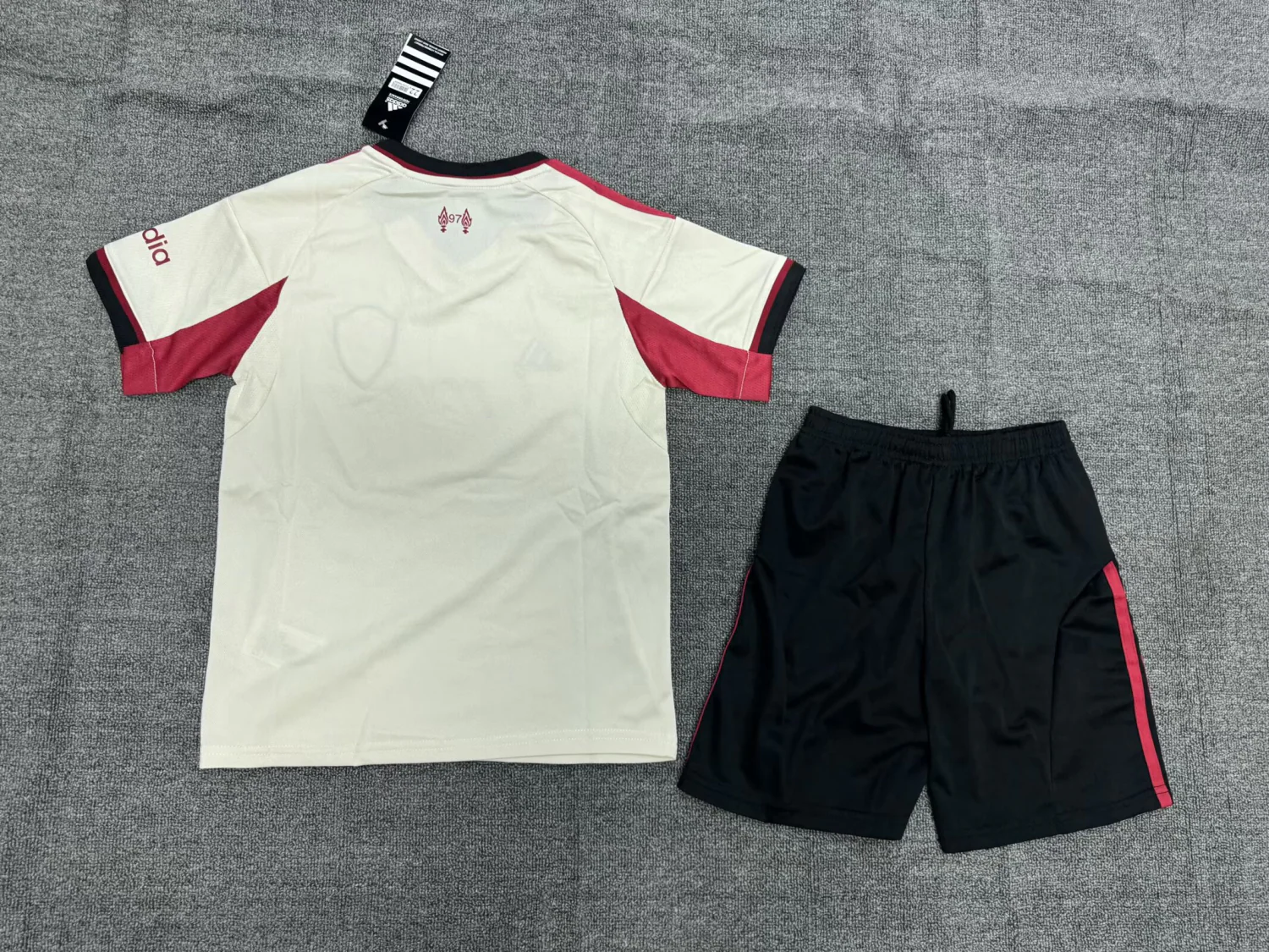Liverpool Away Kids Suit 25/26- CHAMPIONS 20 - Image 3