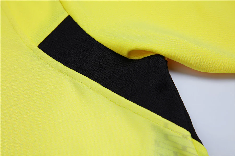 Liverpool Away Retro Jersey 04/05 - Image 10
