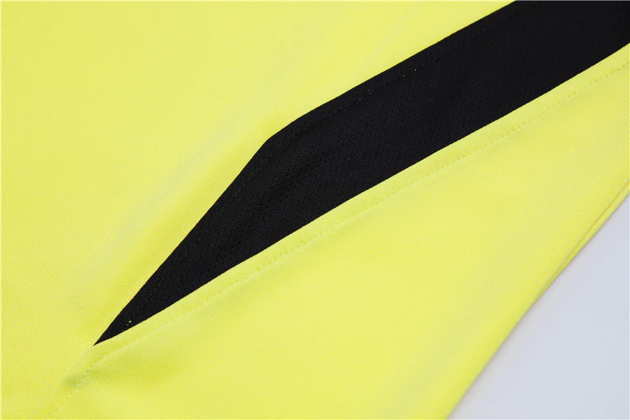 Liverpool Away Retro Jersey 04/05 - Image 7