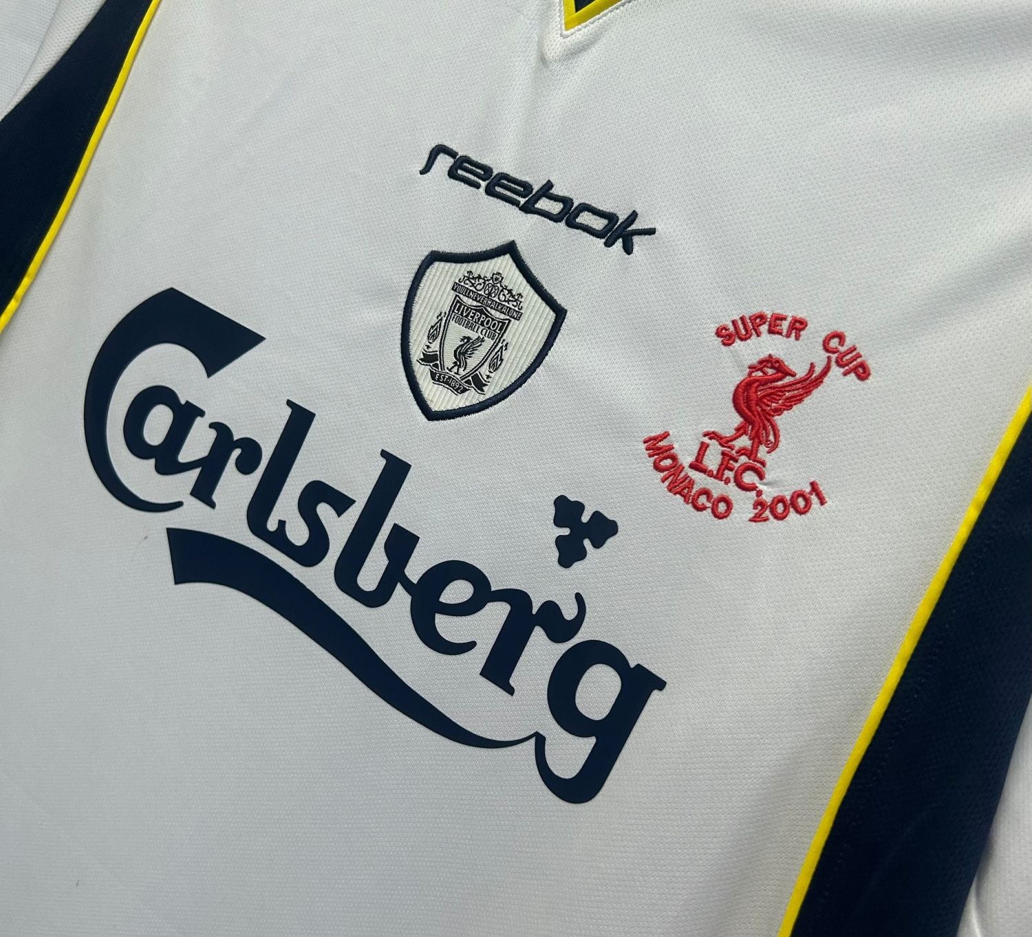 Liverpool Away Retro Jersey 2001/02 - Image 3