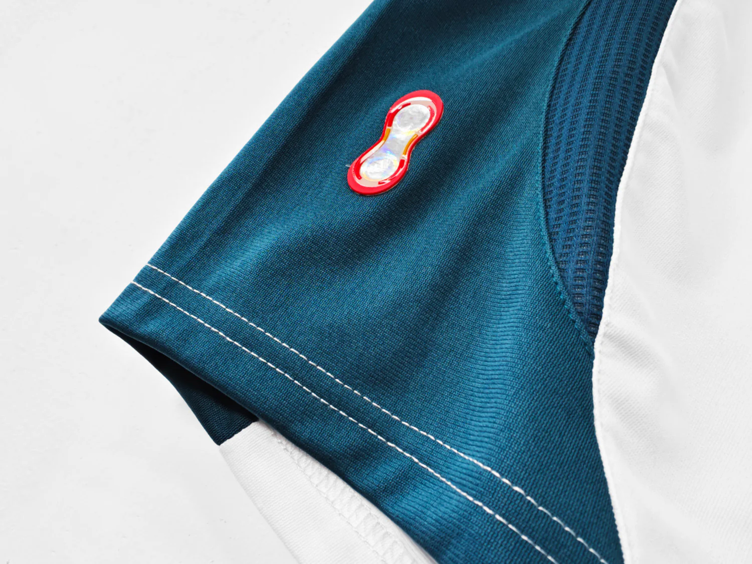 Liverpool Away Retro Jersey 2006/08 - Image 10