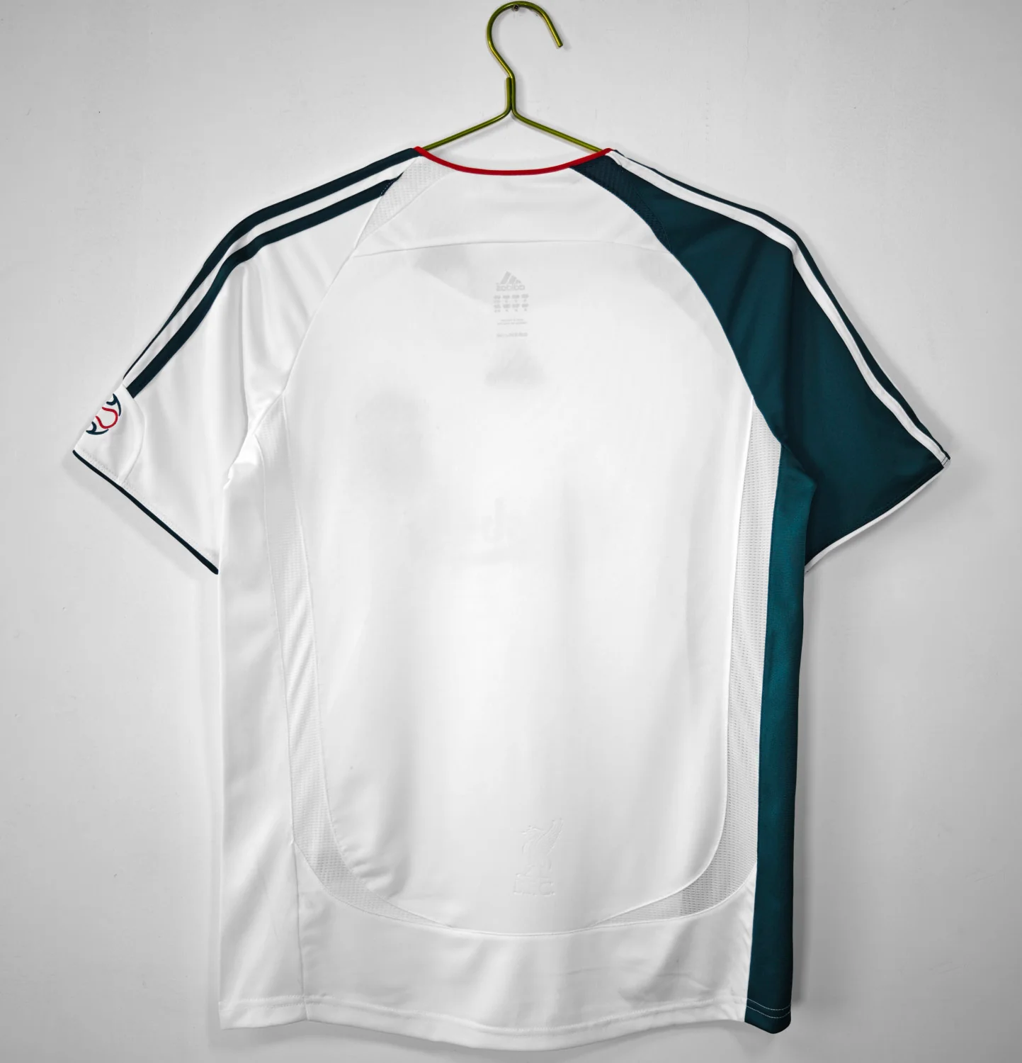 Liverpool Away Retro Jersey 2006/08 - Image 2