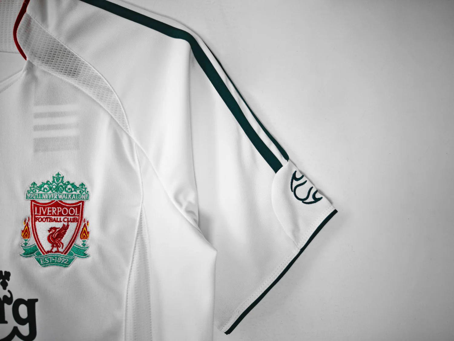 Liverpool Away Retro Jersey 2006/08 - Image 8