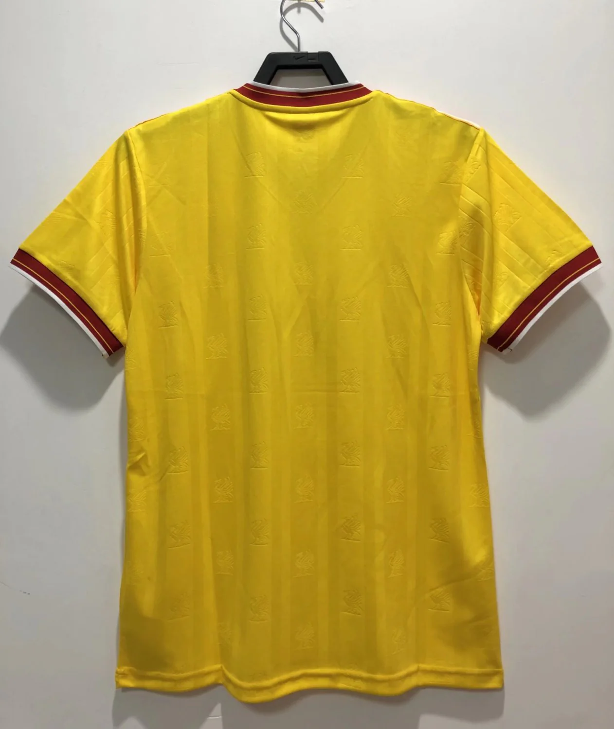 Liverpool Away Retro Jersey 85/86 - Image 2