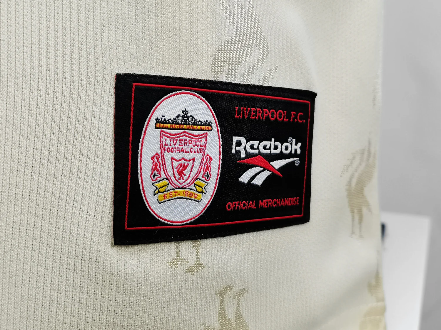 Liverpool Away Retro Jersey 96/97 - Image 8